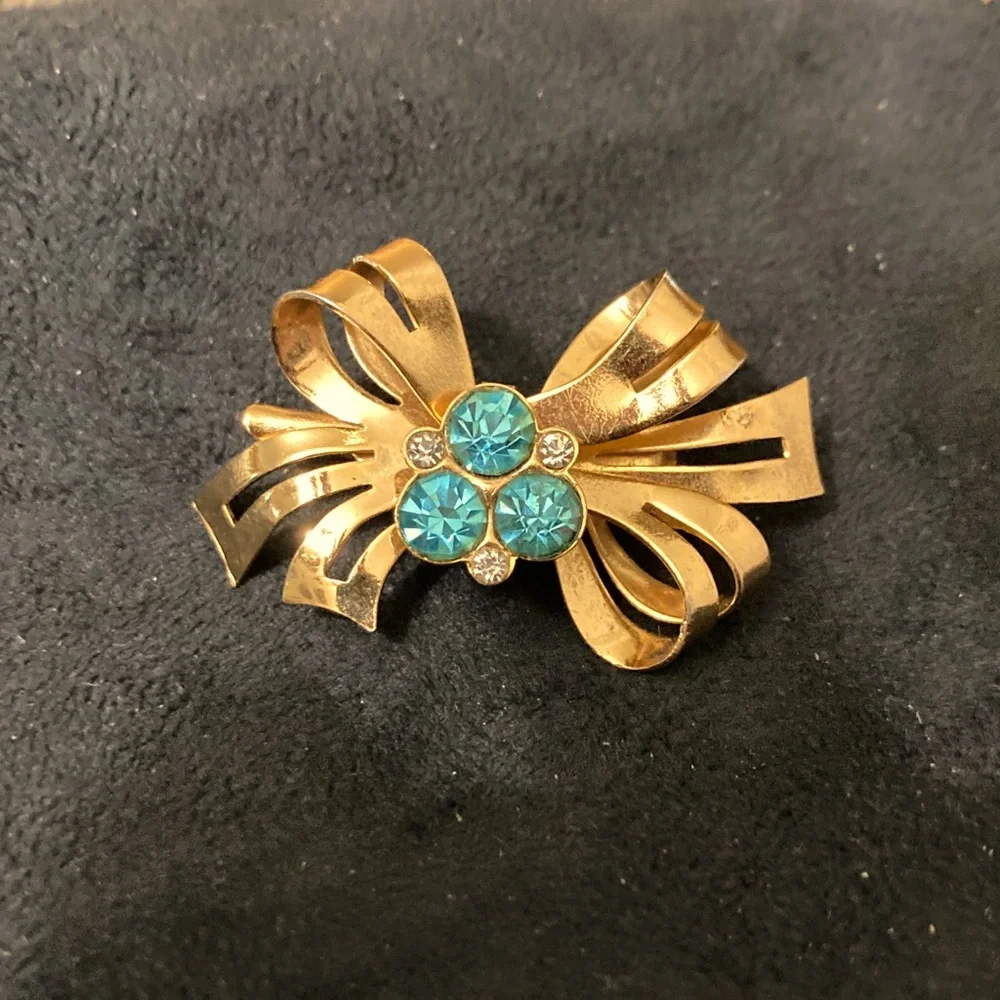 Vintage Bow Brooch